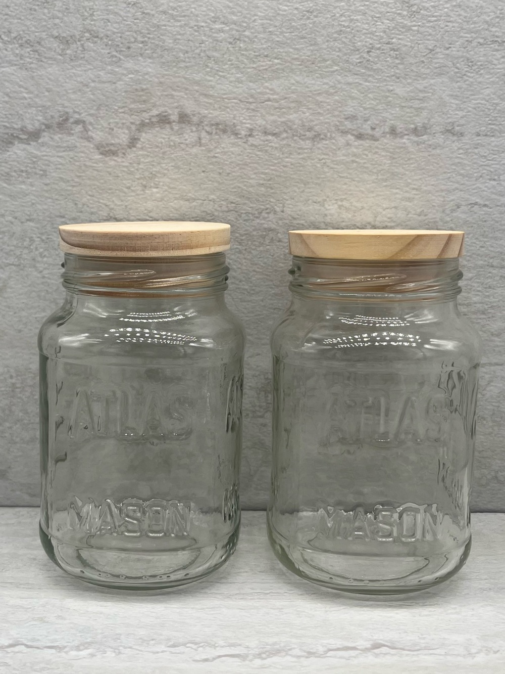 🎊 $7 Two Atlas 14 oz Glass Mason Jars with Wooden Lids